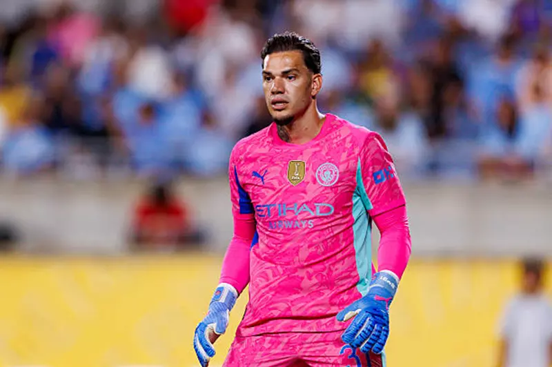 إيدرسون يكشف.. تحقيق الأحلام مع مانشستر سيتي وصعوبة الرحيل في 2025