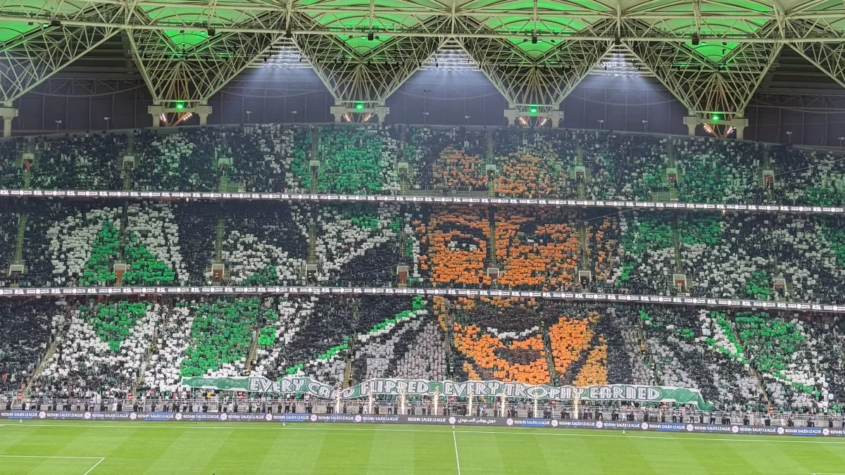 ابتسامة ياسر رغم التأخير أمام الهلال.. جماهير الأهلي توجه رسالة في 2025