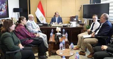 اجتماع نائب وزير الصحة مع وفد اللجنة الدولية للاعتماد يناقش جهود مكافحة مقاومة المضادات الحيوية 2025