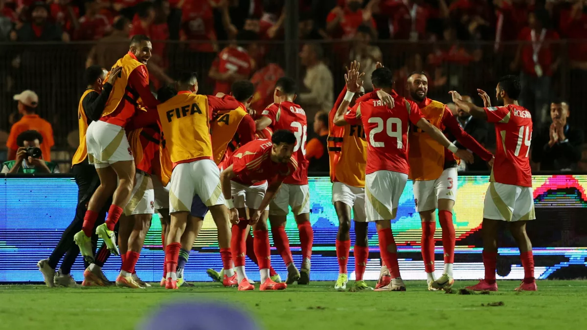 الأهلي يضع أنظاره على مدرب الشباب السابق في موسم 2025