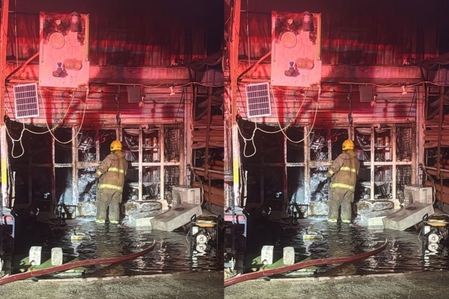 الجهات المختصة تخمد حريقاً اندلع في محال تجارية بالعبدلي