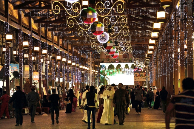 الكويت تسجل انخفاضاً في عدد السكان إلى 4.8 مليون نسمة خلال عام 2025 بنسبة تراجع تبلغ 0.65%