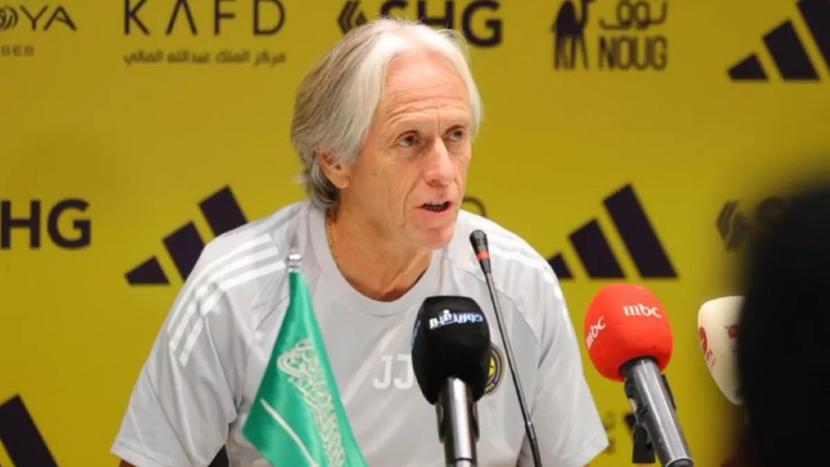 انتقادات حادة من سعود الصرامي.. اختراعات خيسوس تُثير الجدل رغم انطلاقة النصر المميزة 2025