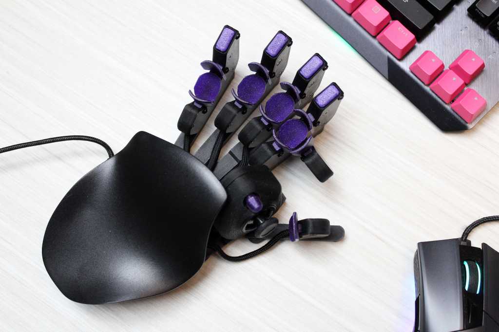 تجربتي مع لوحة مفاتيح Cyborg المجنونة 2025.. هل حسّنت مستوى لعبي فعلاً؟