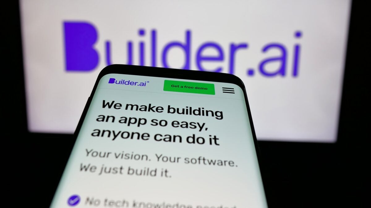 تحليل حالة المبالغة في الذكاء الاصطناعي لدى builder.ai لعام 2025