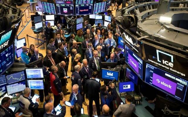 تراجع مؤشرات الأسهم الأمريكية بفعل هبوط قطاع التكنولوجيا.. و"داو جونز" ينخفض 173 نقطة في 2025