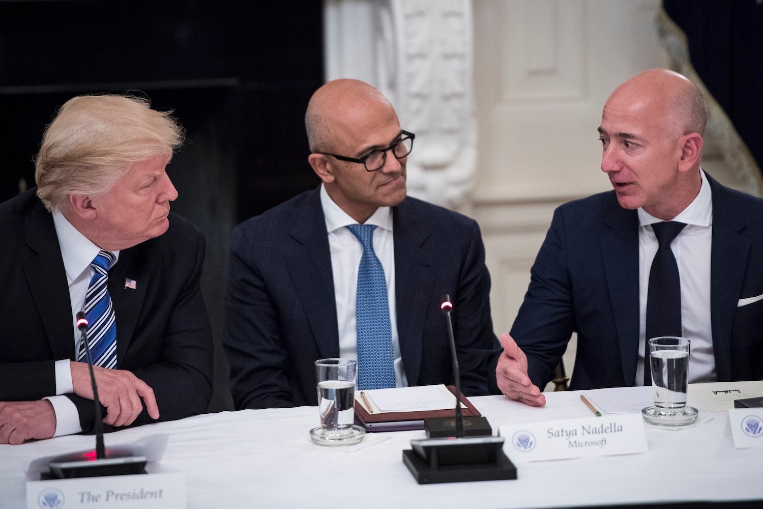 ترامب يدعو مسؤول الشؤون العالمية في Microsoft لتولي دور قيادي في 2025