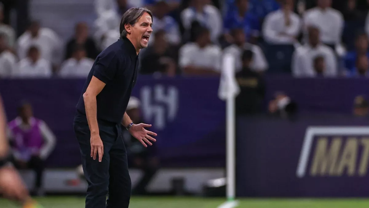 قرار مفاجئ من إنزاجي يهز صفوف الهلال قبل كلاسيكو الأهلي 2025