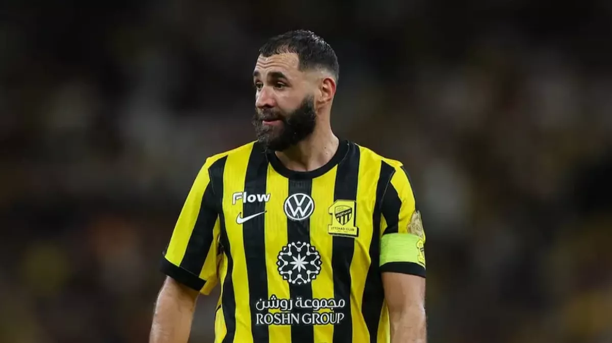 رسالة ناقدة من الشنيف لبنزيما.. كفى إهداراً للفرص