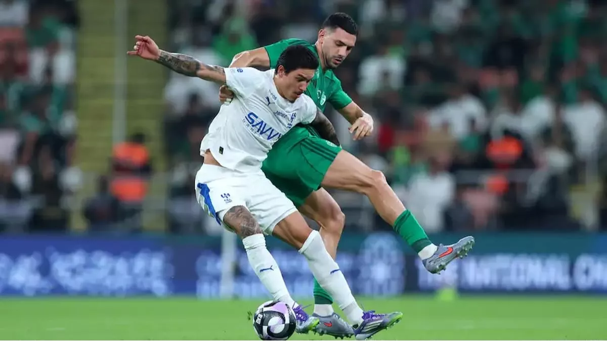 تقرير طبي يكشف موقف محترف الهلال من مواجهة الأخدود في 2025.. إنزاجي ينتظر القرار