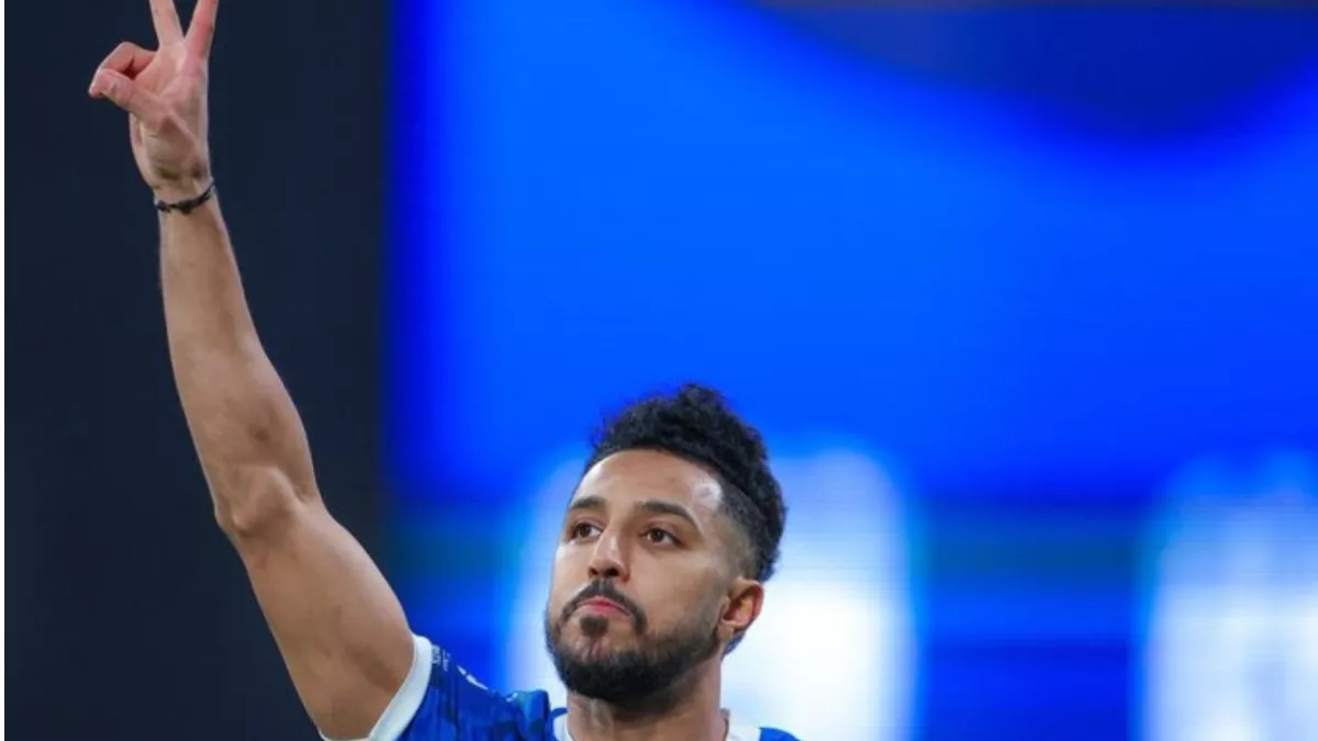 جدل واسع في الوسط الرياضي السعودي حول ترشيح سالم الدوسري لجائزة “نجم ورقي” عام 2025