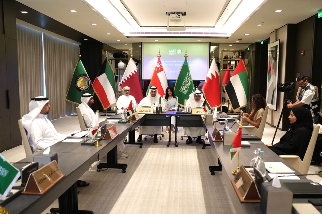 جهود موحدة في 2025 لتعزيز وتطوير البرامج والمبادرات الموجهة للشباب