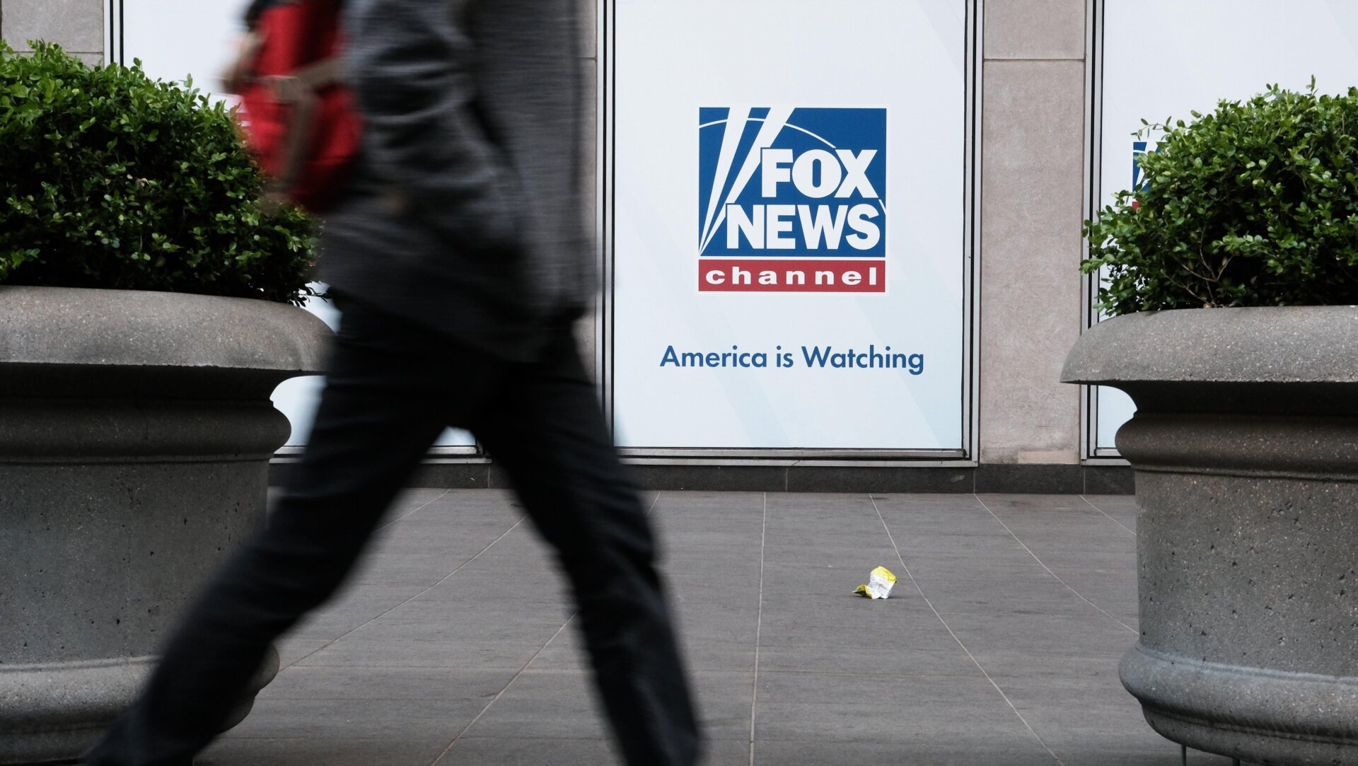 دعوى قضائية من Newsmax ضد Fox News بشأن هيمنة الأخبار اليمينية في عام 2025