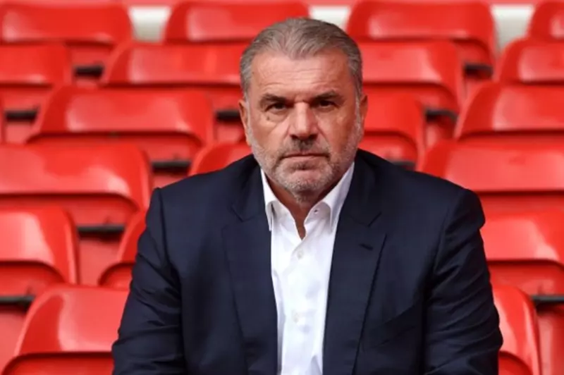 بوستيكوجلو يعبّر عن إحباطه بعد هزيمة ثلاثية أرسنال 2025.. ويؤكد دعمه للاعبين