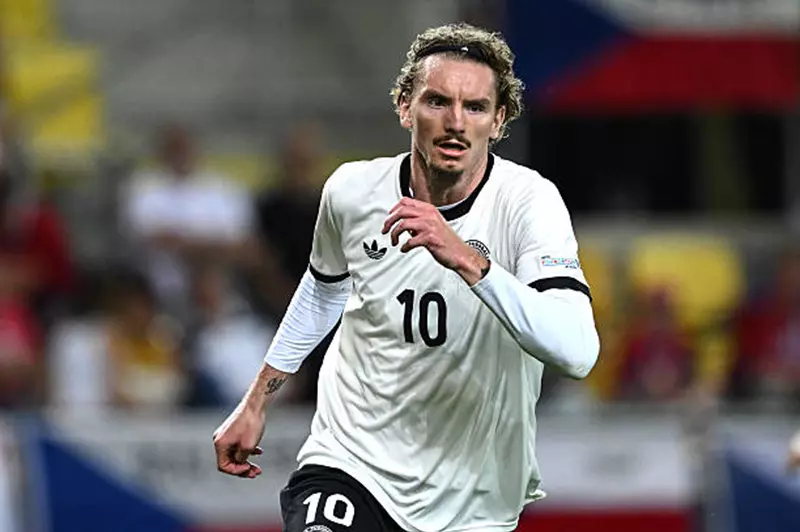 رئيس بايرن ميونخ ينتقد صفقة فولتمايد ويصفها بلعبة بنك الحظ في 2025