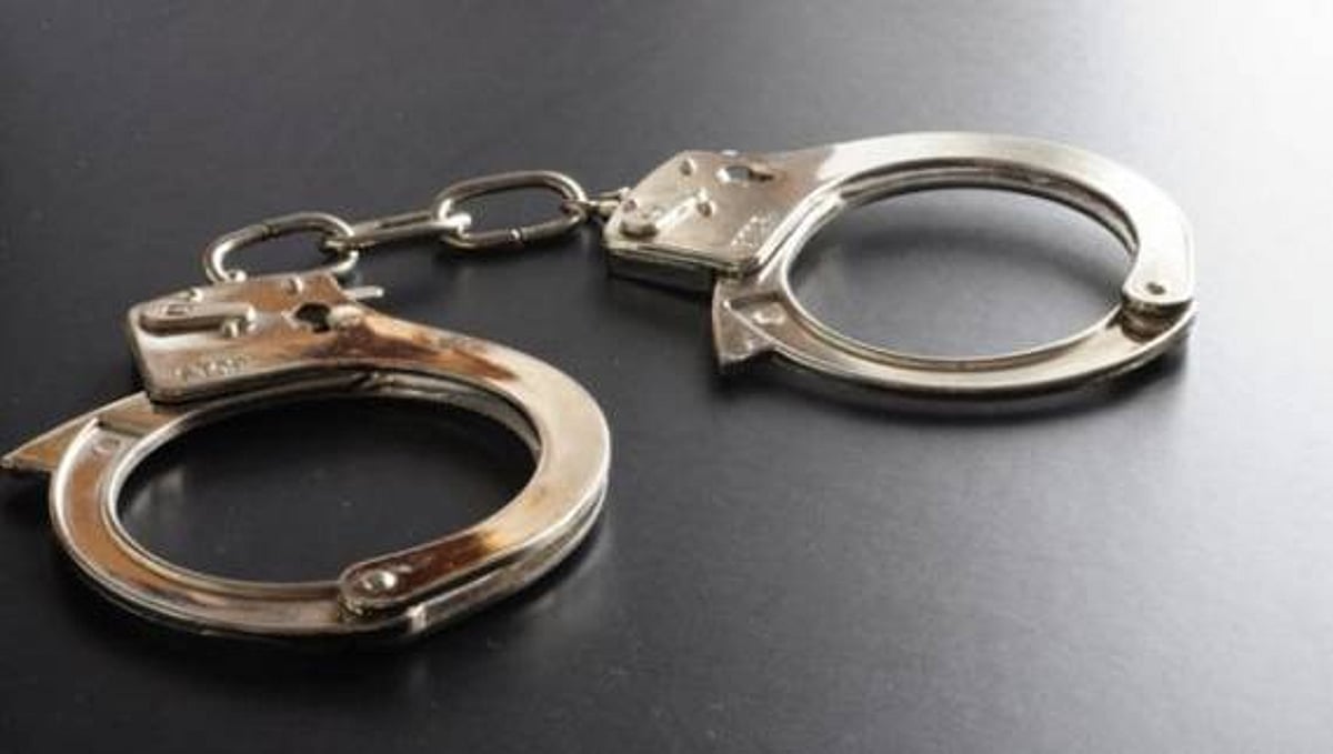 شرطة الرياض.. ضبط مقيمين بحوزتهما سلاحان ناريان في موقع عام في 2025