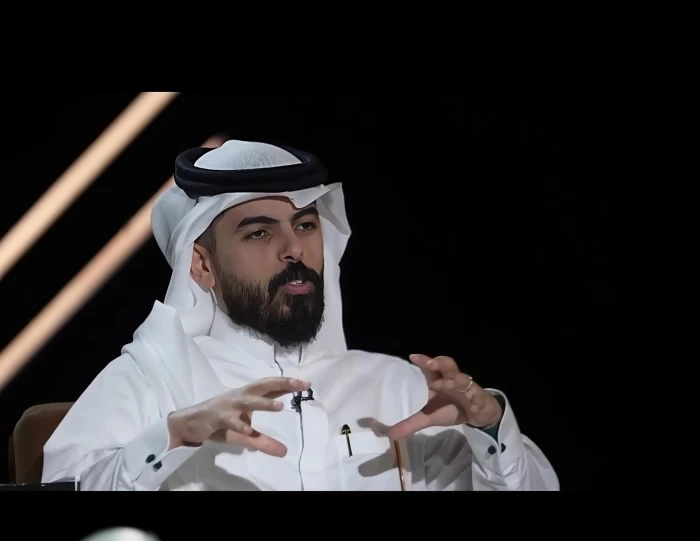 صحيفة المرصد.. عبدالرحمن أبومالح يستعرض مسيرته المهنية من توصيل الطلبات حتى تأسيس شركة “ثمانية” عبر لقاء مصور