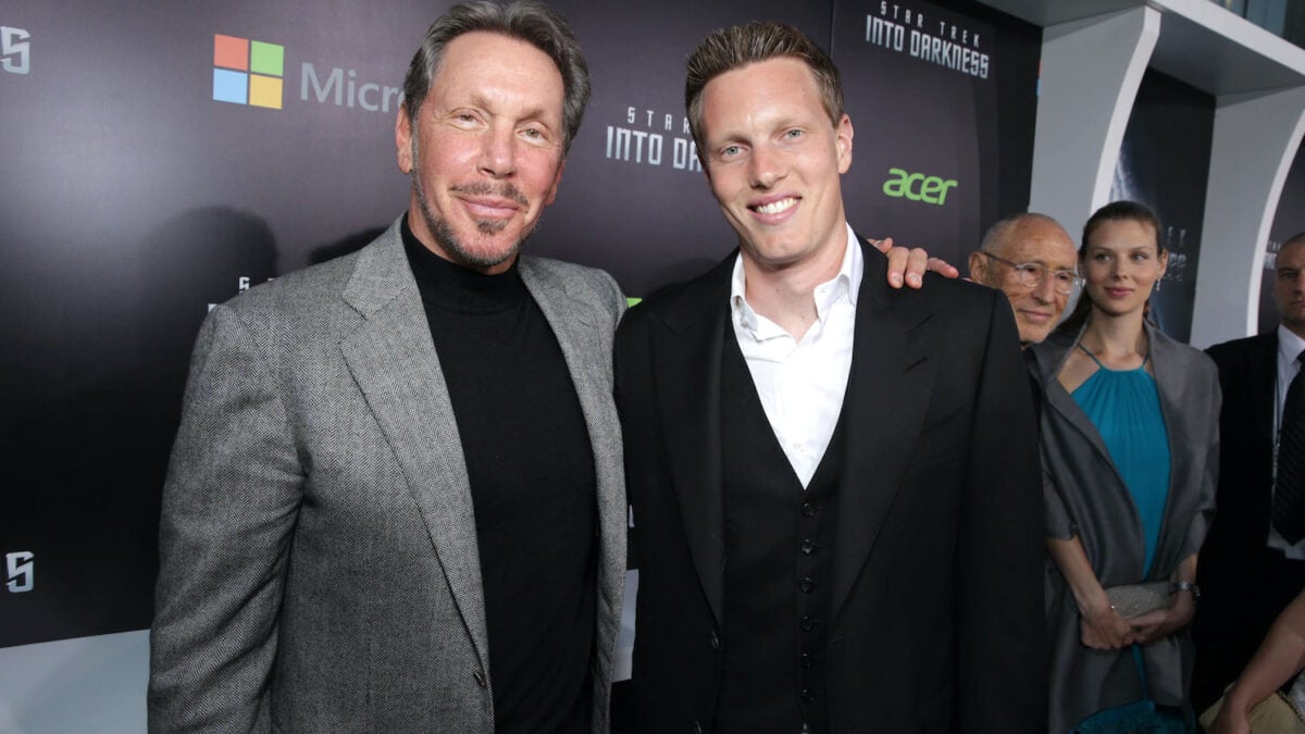 صفقة جديدة تلوح في الأفق عام 2025.. لاري إليسون، نجل الملياردير Maga، يطمح للاستحواذ على Warner Bros. Discovery بعد Paramount