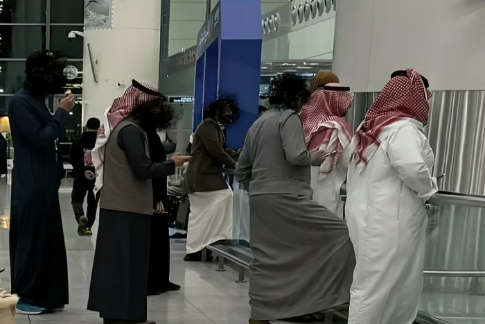 عقوبات جديدة على ممارسة “الكدادة” دون ترخيص في 2025.. غرامات تصل إلى 20 ألف ريال ومصادرة المركبة