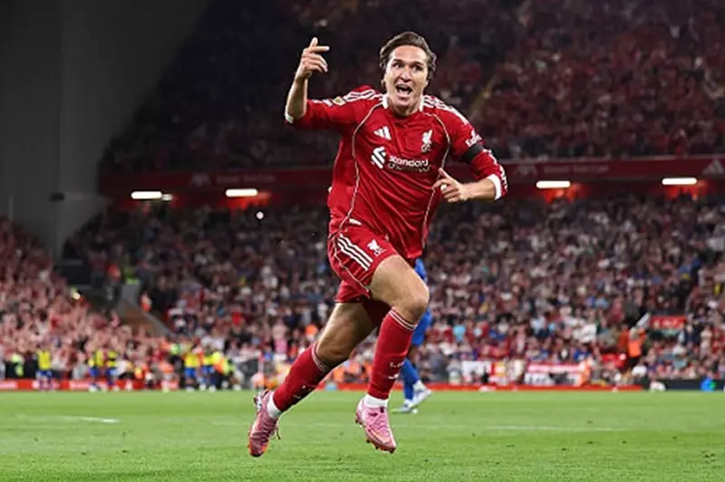 فرصة مميزة تنتظر كييزا مع ليفربول في 2025