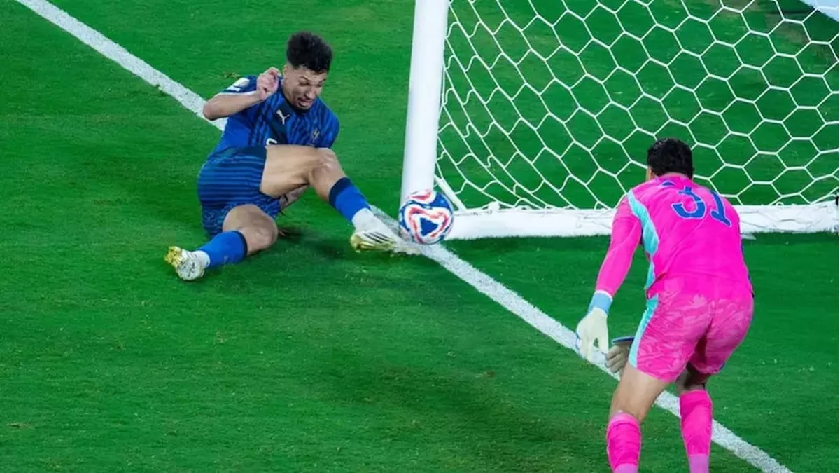 مستقبل ليوناردو مع الهلال 2025.. إنزاجي يحسم الموقف بشكل نهائي