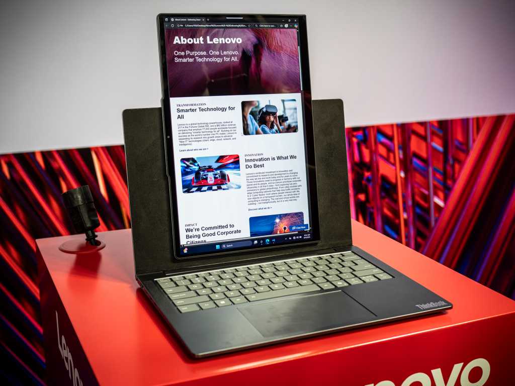 لمحة عن الابتكارات الثورية من Lenovo.. شاشات لاب توب تتفاعل مع المستخدمين في 2025