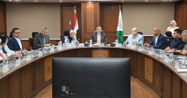 مبادرات جديدة لتطوير عزبة الصفيح بأبو رواش.. محافظ الجيزة يبحث المقترحات لعام 2025