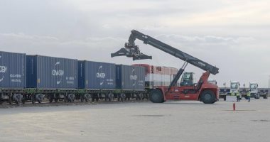 مساهمة ميناء أكتوبر الجاف في تخفيف ازدحام الحاويات بالموانئ البحرية عام 2025