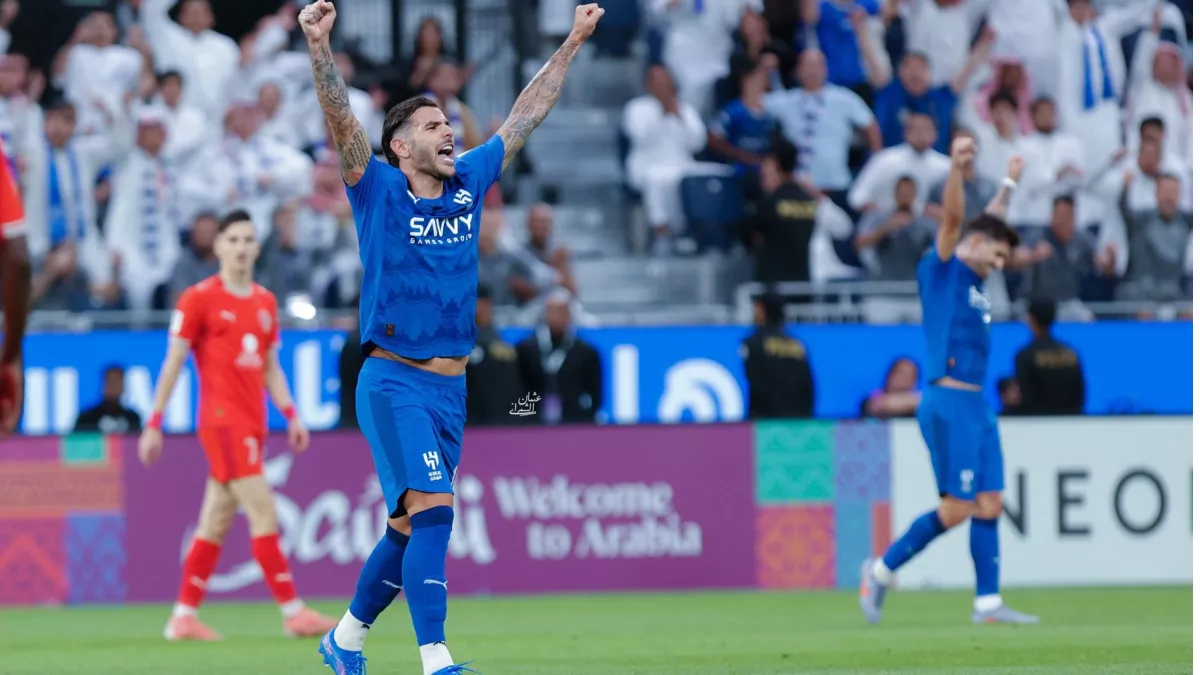 الهلال يفتتح القمة بقوة ويحسم الشوط الأول أمام الأهلي في 2025