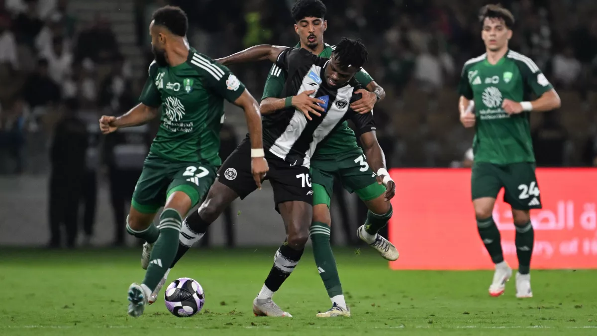 أزمة تلاحق الشباب قبل مواجهة الأهلي في دوري روشن.. تفاصيل التطورات الأخيرة