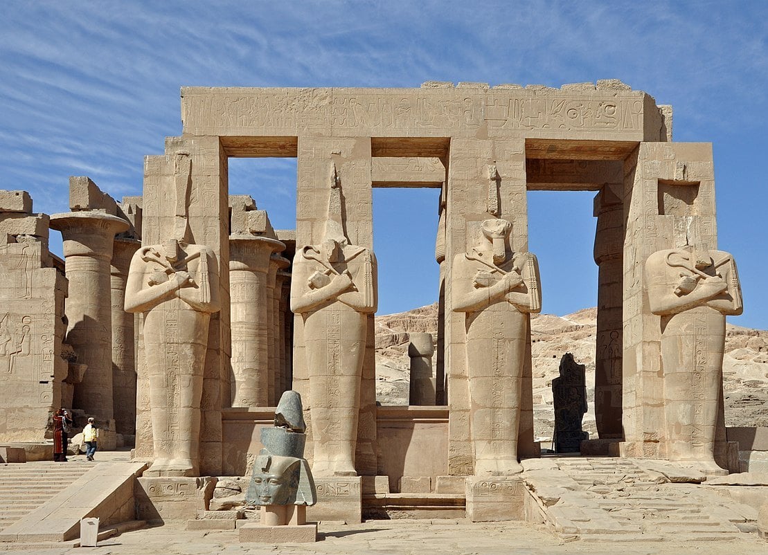 أعلى 10 وجهات عربية استقطبت إيرادات سياحية في عام 2024