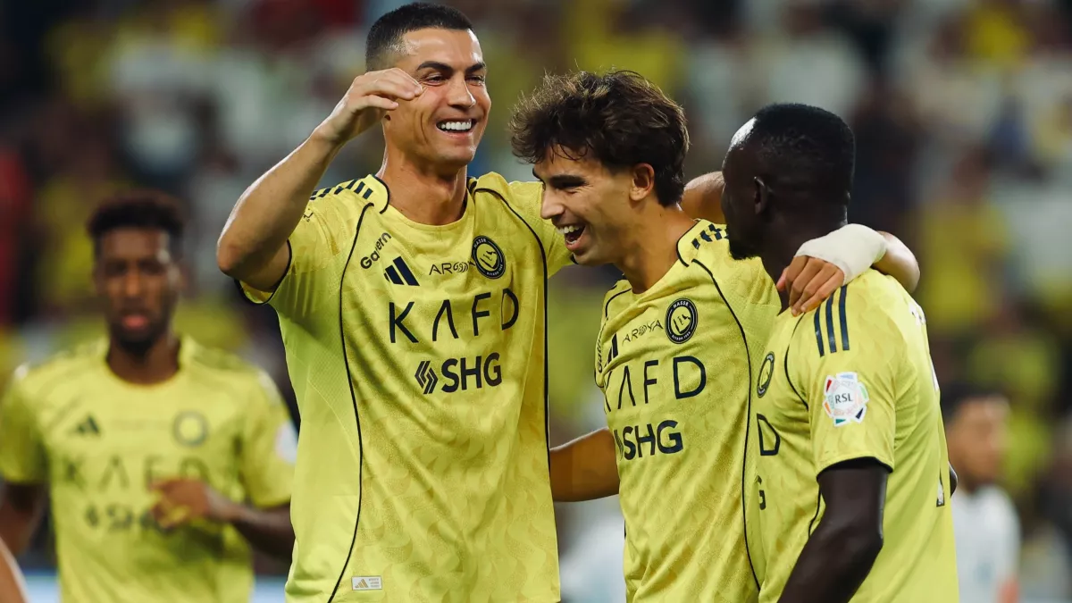 العالمي يبدع.. النصر يمطر شباك الفتح بخمسة أهداف ويتشبث بالصدارة