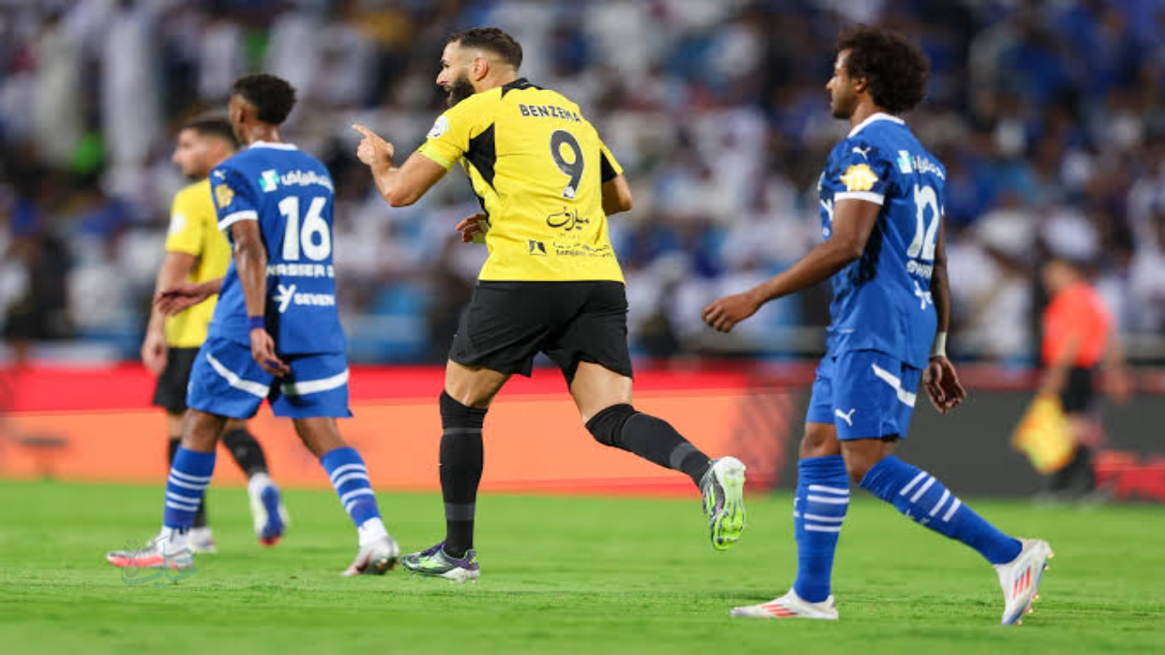 "الكلاسيكو" موعد مباراة الهلال والاتحاد في دوري روشن السعودي 2025-2026 والقنوات الناقلة والتشكيل المتوقع