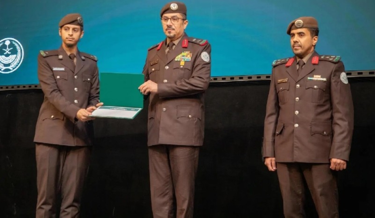 اللواء الحربي يشارك في احتفالية تخرج الضباط وتكريم البرامج التأهيلية بالقوات الأولى