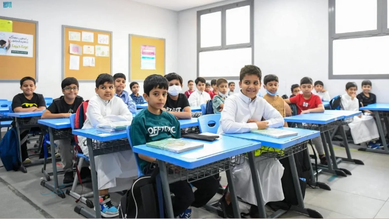 عاجل: التعليم السعودي تمنع 8 ممارسات عقابية داخل المدارس لضمان بيئة تربوية آمنة ومحفزة للطلاب