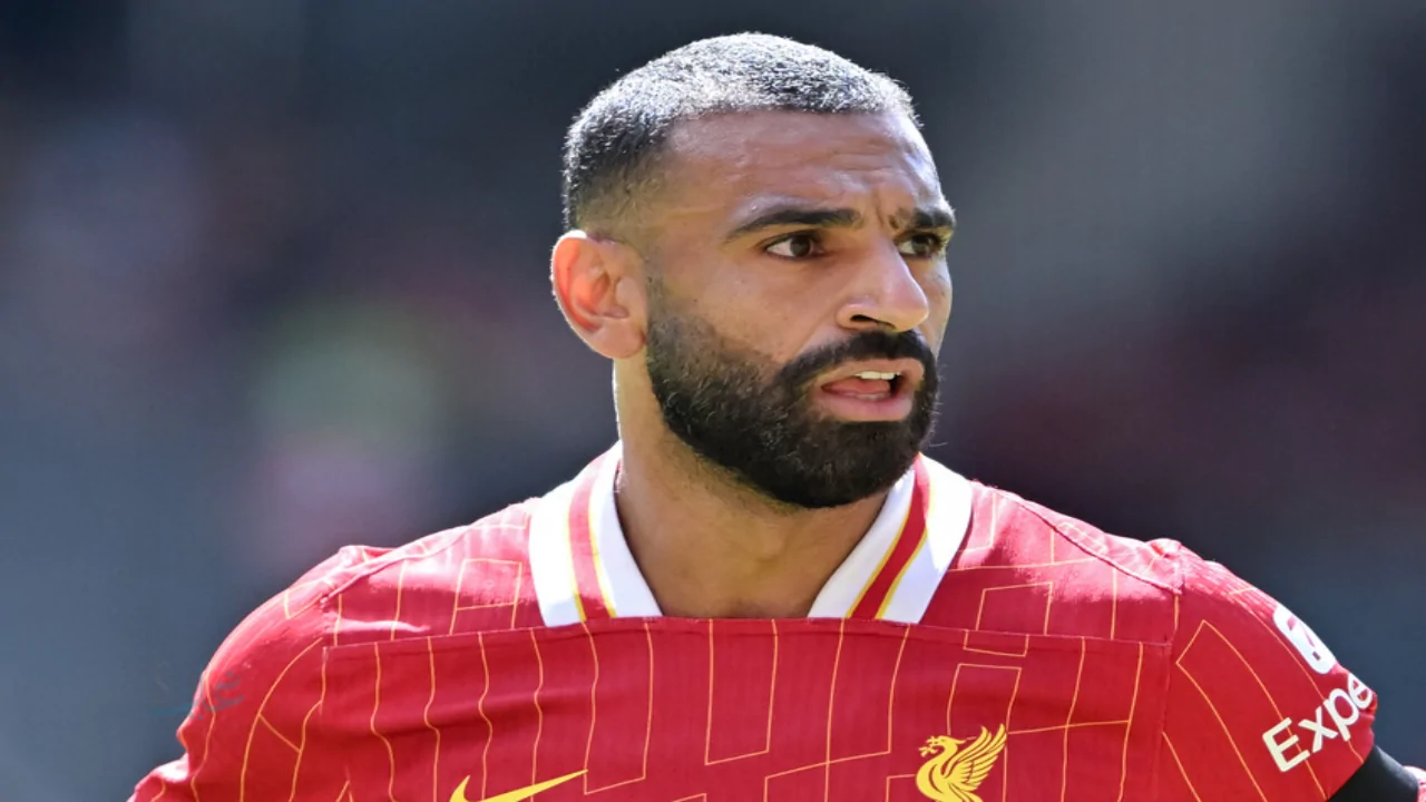 لغز جديد في ليفربول.. هل تمهد تصرفات محمد صلاح لرحيله عن الريدز رغم تجديد عقده؟