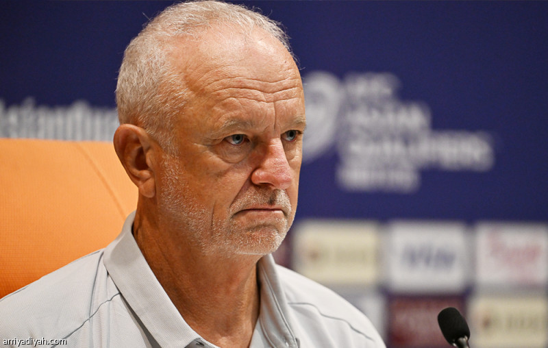 مدربا العراق يرفضان تصريحات أرنولد ويتنبآن بعواقب معاكسة