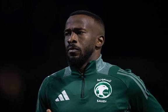 “شائعة موت فهد المولد تثير ضجة على السوشيال ميديا.. القصة الكاملة وردة فعل اللاعب اللي صدمت الجميع!”