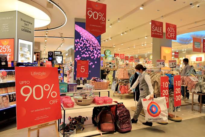 تسوق بلا حدود!.. تخفيضات يوم العزّاب في الإمارات توصل لـ90%.. خصومات خرافية على كل شيء