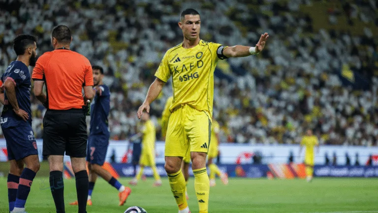 القنوات الناقلة لمباراة النصر ونيوم اليوم في الدوري السعودي 2025-2026