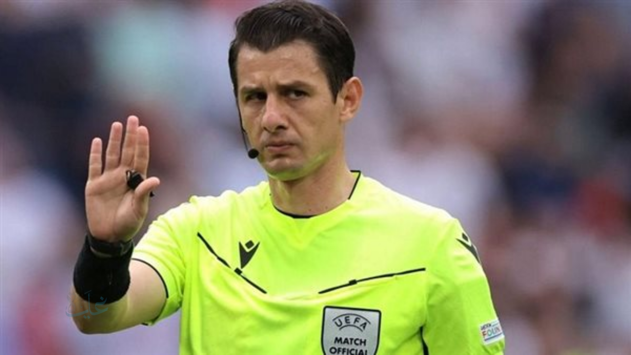 خليل أوموت يتصدر الأحداث.. تعرف على حكم قمة الأهلي والزمالك في السوبر المصري 2025