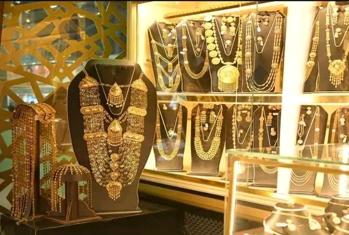 ذهب مصر عند القمم التاريخية.. سعر جرام الذهب عيار 21 يثبت فوق 6170 جنيهًا وسط توترات عالمية