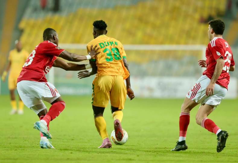 موقعة “زنجبار”: لدغة مباغتة تعقد حسابات الأهلي أمام يانج أفريكانز في الشوط الأول