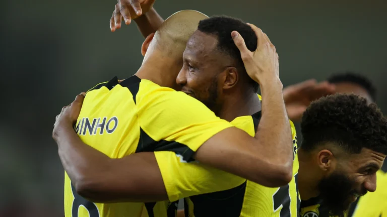 Al-Ittihad vs Al-Qadisiyah.. ما القنوات الناقلة لمباراة القادسية والاتحاد في دوري روشن السعودي 2025-2026 مباراة الاتحاد والقادسية