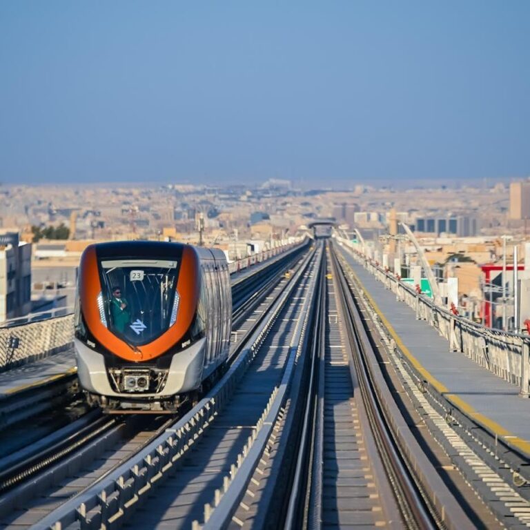 المسار الأحمر بقطار الرياض