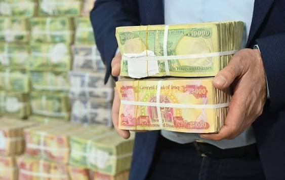 وزارة المالية تصدر توجيهًا عاجلًا للمؤسسات الحكومية بشأن رواتب الموظفين والعاملين بعقود وأجر يومي لضمان التمويل واستقرار الرواتب