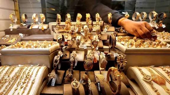 عاجل الآن | أسعار الذهب في السعودية اليوم الاثنين 12-1-2026 تقفز بقوة.. صعود الأعيرة وتحركات لافتة في السبائك وسط ترقب الأسواق