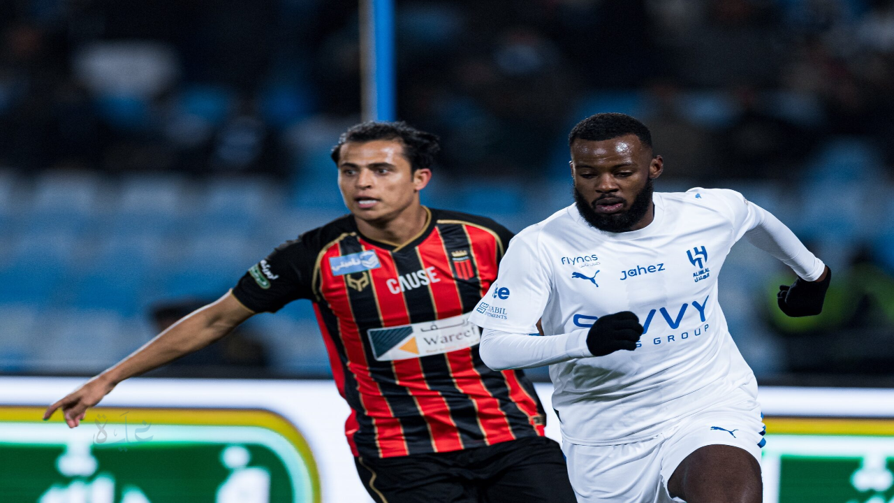 اتفرج على الماتش حالاً.. القنوات الناقلة لمباراة القادسية ضد الهلال al-qadisiyah vs al-hilal اليوم في الجولة الـ19 من دوري روشن السعودي 2025/26 مع التشكيل