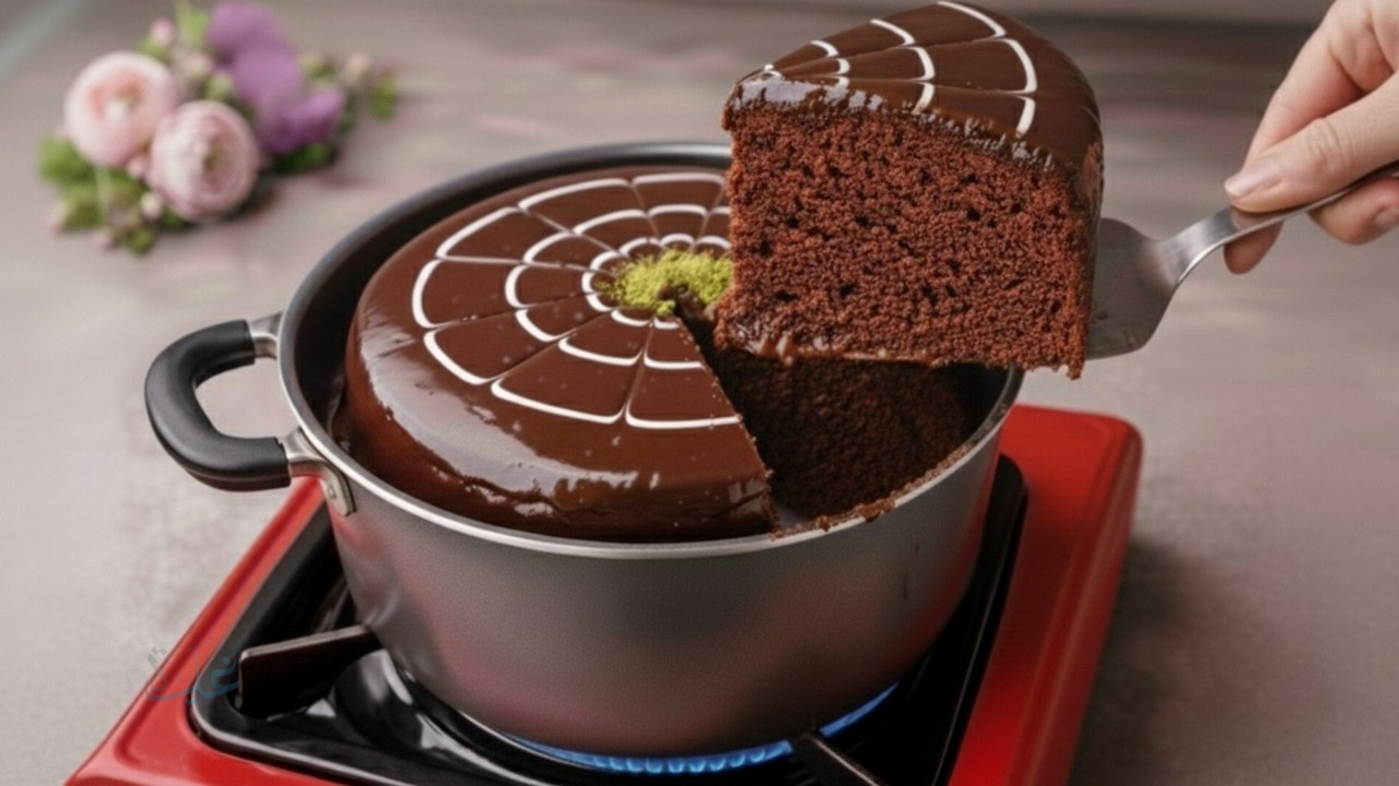 بدون فرن.. اعملي أسهل كيكة شوكولاتة في الحلة هشة زي القطن