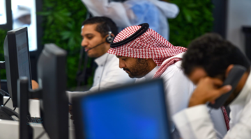 "الموارد البشرية" تُوضح عدد ساعات العمل في رمضان 1447 ومواعيد الدوام للقطاعين الحكومي والخاص